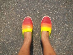 Rainbow Shoes  Perfect for a day out in the sun or just to make you smile. Try making these DIY shoes. Painting Upcycle, Plain White Shoes, Rainbow Things, Rainbow Shoes