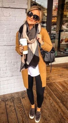 #2024FallFashionTrends #2025FashionTrends #TrendingFallOutfits2024 #FallFashionTrends2024 #FruitfulFashionDressToImpress #FashionIconDressToImpress #FashionWeekDressToImpress #FallOutfitsWomen #HomecomingDresses #HocoDresses Fall Fashion Trends Casual, Autumn Fashion Women Fall Outfits, Mode Casual, Rosie Huntington Whiteley, Cute Fall Outfits, Looks Chic, Casual Winter Outfits, Fall Fashion Trends, Fall Fashion Outfits