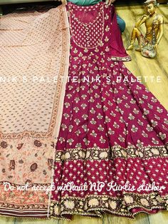 *NP*

Premium maslin silk Anarkali gown  hand block print with liquid gold   gota detailing on yoke sleeve & flair With cotton doriya dupatta 

Length 54

Size  38 40 42 44 

*MRP 1995 Freeship*  
Monday dispatch

*Do not accept without NP kurtis sticker*

*Original only* Ethnic Trends, Checked Shirt Dress, Classic Wear, Blouse Casual Fashion, Blouse Casual, Indian Style, Anarkali, Indian Fashion