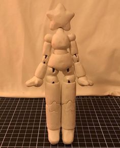 Cute Clothes Reference, Cute Anatomy Drawings, How To Make Clay Dolls, Pottery Sculpting Ideas, How To Make A Doll Out Of Clay, Cool Things Made Out Of Clay, Art Ideas Reference, I Am Leg, Ceramic Clay Sculpture