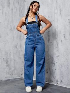 SHEIN EZwear Macacão jeans bolso inclinado sem topo | SHEIN Brasil Womens Denim Overalls, Jeans Overall, Denim Outfits, Chique Outfits, Skirt Denim, Denim Blouse, Jeans Casual