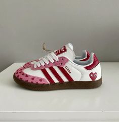 CDG X Adidas samba OG collab in pink in red RARE Adidas Samba Pink, Sambas Shoes, Red Sambas, Pink Sambas, Pink Samba, Shoes Samba, Samba Adidas, Samba Shoes