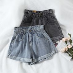 Celana Fashion, Womens High Waisted Shorts, High Waist Denim Shorts, High Waist Denim, Hot Shorts, Black Denim Jeans, Jeans Material, Shorts Women, Short Jeans