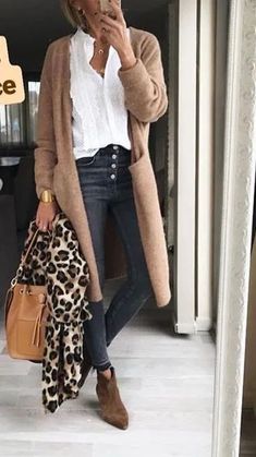 Mode Over 50, Stylish Outfits For Women Over 50, Clothes For Women Over 50, Modest Summer, Dresses Modest, Stil Elegant, Fall Outfits For Work