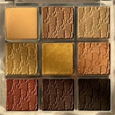 #palette #eyeshadow #golfgirl #gold #elegant #dior #dioreyewear #aesthetic #aestheticstyle #bronze #bronze Shimmer Aesthetic, Dior Eyeshadow Palette, Copper Eyeshadow, Dior Eyeshadow, Golden Eyeshadow, Golden Makeup, Gold Eyeshadow Palette, Rose Gold Eyeshadow, Bronze Eyeshadow