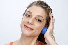 More than a decade ago, exercise physiologist Sue Hitzmann developed a quick self-massage series on the face and neck to help clients with chronic jaw... Chin Workout, Exercise Physiologist, Face Massage Anti Aging, Anti Aging Massage, Melt Method, Face Massage Techniques, Anti Aging Skincare Routine, Face Yoga Exercises, Face Yoga Facial Exercises