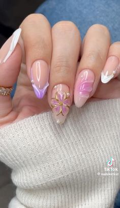 Almond 3d Nail Art, Almond Acrylic Nails 3d Flowers, Aura Nails With 3d Gel, 3d Gel Nail Art Butterfly, Aura Nails 3d Flower, Glamour Nails, White Acrylic Nails, Fancy Nails Designs, Fall Acrylic Nails