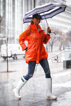 As the saying goes, April showers bring May flowers – but not if you live in Toronto. It’s usually more showers in May, June, July and August on this side of the pond. It is indeed, ano… Rainy Spring Outfit, Rubber Boots Fashion, Viviane Sassen, Womens Rubber Boots, Chelsea Rain Boots, On A Rainy Day, Raincoats For Women