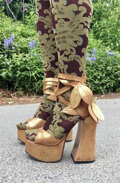 Flower Boots Outfit, Vivienne Westwood Tights, Vivienne Westwood Archive, Leaf Sandals, Vivienne Westwood Shoes, Leaves Decor, Mode Shoes