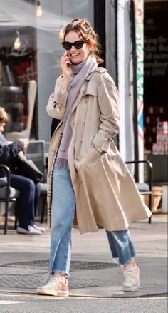 Burberry Trench Coat Outfit, Trench Coats Women Outfit, Burberry Trench Coat Women, Trench Coat Street Style, Burberry Coat, Trench Coat Style, Burberry Trench, Burberry Trench Coat