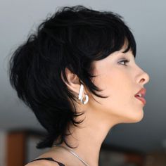 Genderfluid Hairstyles, Short Androgynous Haircut, Nonbinary Hair, Non Binary Haircuts, Androgynous Haircut, Classic Bob Haircut, Androgynous Hair, Really Short Hair, Hair Inspiration Short