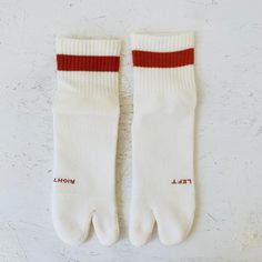 Since 1949, Taiko Co., Ltd. has been making socks in Nagano Prefecture, blending Japanese technology with a variety of sock manufacturing techniques. Their socks have garnered popularity among the general public and professional athletes alike. Among Taiko's original brands is AMITABI, which aims to create a new standard in socks that are both comfortable and high-performance. ​ These short-length tabi socks maintain the dense pile knitting and the distinct three-dimensional toe construction uni Design With Lines, Nagano Prefecture, Japanese Technology, Plants Pet Friendly, Tabi Socks, Pottery Gifts, Low Light Plants, Professional Athlete, Ceramic Studio