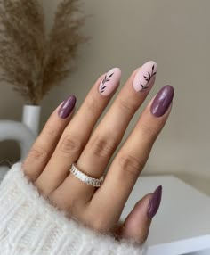 50 Insanely Cute Fall Nail Ideas You Will Obsess Over | Fall Nails Inspo Art Noel, Dark Purple Nails, Santa Nails, Unghie Sfumate, Mauve Nails, Ballet Nails, Christmas Gel, Cute Nails For Fall