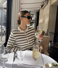 Old Money Style, Street Style Paris, Classic Wardrobe, Mom Style, Old Money