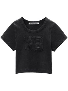 Alexander Wang logo-appliqué Cropped T-shirt - Farfetch Area Clothes, Alexander Wang Shirt, Alexander Wang Top, Chanel Shirt, Wardrobe Clothes, Chill Fits, Black Outfits, Clothing Pieces, Cropped T Shirt