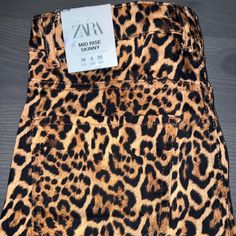 Brand New With Tags !!! Mid Waist Skinny Pants With Stylish Front Pockets With Metal Zip, Back Patch Pockets And Zip Fly And Top Button Fastening In The Front. Trendy Leopard Print Trousers, High Waist Leopard Print Bottoms With Pockets, Trendy High Rise Leopard Print Bottoms, Trendy High-rise Leopard Print Bottoms, Zara Leather Pants, Zara Fall, Zara Leggings, Olive Green Pants, Zara Jumpsuit