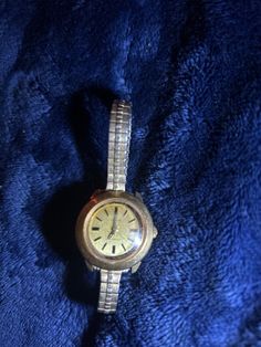 Vintage 1975 Timex 17J Water Resistance Gold Tome Ladies Watch Keeps the Time Mechanical Hand, Gold Case, Women's Watch, Ladies Watch, Stretch Bracelet, Formal Occasion, Stretch Bracelets, Accessories Watches, Womens Watches