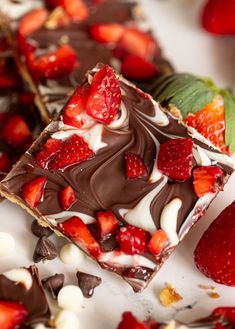 Chocolate Covered Strawberry Crack Berry Deserts, Wednesday Meals, Dessert Individual, 4th Desserts, Easy Strawberry Desserts, Vacation Dinner, Fresh Strawberry Recipes, Covered Strawberry, Chocolate Covered Strawberry