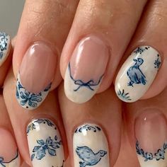 Aesthetic Almond Nails Short, China Print Nails, Ceramic Nails Design, Blue And White Porcelain Nails, China Plate Nails, Wes Anderson Nails, Pride And Prejudice Nails, China Pattern Nails, Chinoiserie Nails