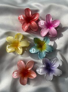 Tropical Hair, Curly Hair Accessories, Hair Clip Flower, Summer Hair Accessories, Hawaiian Hibiscus, Flower Artists, Palm Spring, Floral Hair Clip