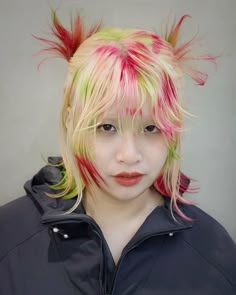 Pink Green And Blonde Hair, Blonde And Neon Green Hair, Sick Hairstyles, Jellyfish Haircut, Weird Hair, Neon Green Hair, Tail Hair, Nice Hair, Alternative Hair