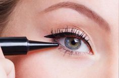 Puppy Dog Eyeliner, Dog Eyeliner, Puppy Eyes Makeup, Puppy Eyeliner, Dry Eyes Causes, Purple Eyeliner, How To Do Eyeliner, Korean Makeup Look, Beginner Makeup