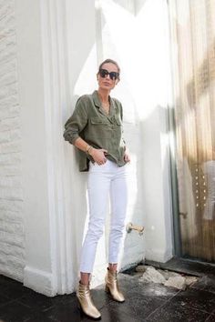 Botas Outfit, 23 Outfit, How To Wear White Jeans, Elegantes Outfit Damen, Womens Flannel Pajamas, Mode Tips, White Jeans Outfit, Moda Jeans, Fashion Bottoms