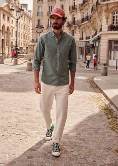 Men’s Green Shirt Outfit, Mens European Outfits, French Fashion Men Casual, Business Casual Summer Outfits Men, Summer Casual Men Outfits, Mens Oxford Shirt Outfit, Green Shirt Men Outfit, Mens T Shirt Outfit, Mens Outfit Inspiration Summer