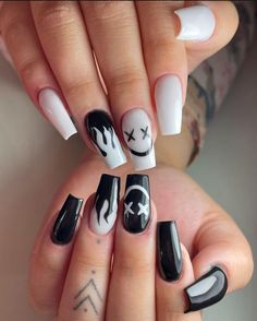 Cut Dog Nails, Spring Nails 2023, Fake Nails Designs, Lilac Nails, Black Acrylic Nails, Punk Nails, Simple Gel Nails, Almond Shape, Nails Spring