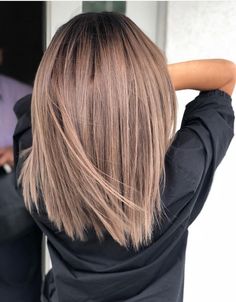 Tuns Bob Lung, Straight Bob Haircut, Straight Bob Hairstyles, Girls Hairstyles Easy, Medium Bob Hairstyles, Haircut And Color, Hair Color Balayage