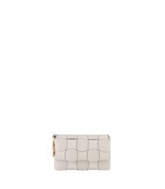 Polène | Card Holder - Neiti duo chalk Stylish Celebrities, Grain Texture, Best Wallet, Leather Flowers, Fashion World, Leather Items, The Red Carpet, Pearl Drop Earrings, Pearl Drop