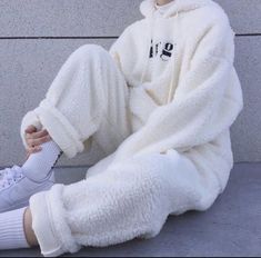 Turning Pages, Tomboy Style Outfits, Lazy Outfits, Cute Comfy Outfits, Tomboy Fashion, Girls Fashion Clothes, Korean Outfits, Teen Fashion Outfits, Winter Fashion Outfits