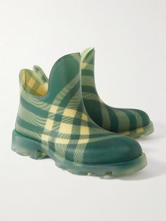 Burberry modernises a British classic with these ankle boots. Inspired by wellies, they've been made in Italy from knurled rubber and printed with an oversized version of the brand's signature check that extends onto the chunky soles. Ankle Boots For Men, Ankle Boots Men, Wellington Boots, Boots For Men, Cycling Accessories, Suede Jacket, Luxury Gifts, Weekender Bag, Belt Bag