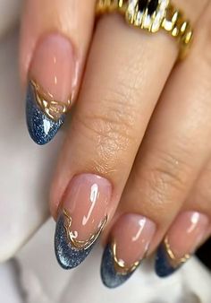 Blue Nails With Tips, Hailey Bieber Nails With Design, Trendy Nails Cat Eye, French Blue Nails Design, Magnetic Nails French Tip, Navy Blue And Brown Nails, Oppenheimer Nails, Colored French Tip With Chrome, Short Structured Manicure