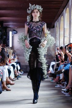 Rodarte: Spring 2018 Coco Bliss, Lace Dress Styles, Moda Paris, Dressed To The Nines, Fashion Runway, Runway Pictures, Magazine Photography, Wedding Flower, Couture Collection