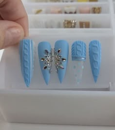 Nail Designs For Winter, Beach Nails Art, Nail Noel, Frozen Nails, Xmas Nail, 2023 Nail, Trendy Nail Designs, Luminous Nails