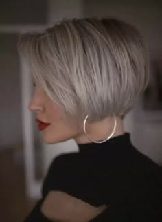 Very Short Bob, Short Hair Tutorial, Fluffy Hair