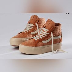 Vault By Vans X Joe Fresh Goods Chocolate Valley Resort Sk8-Hi Reissue Platform Vlt Lx Color: Camel Size: 10.0 Men's/ 11.5 Women's Extra Green & Brown Laces Sku: Vn0007pwcam Vault By Vans Has Been Discontinued There Will Never Be Anymore Vault Shoes Joe Fresh Goods, Vans Platform Sneakers, Joe Freshgoods, Platform Vans, Vans Vault, Flat Heel Boots, Mum Fashion, Vans White, High Top Vans