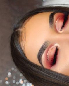 Red Eyeshadow Makeup, Make Up Diy, Mascara Hacks, Makeup Sephora, Makeup Tip, Red Eyeshadow, Smink Inspiration, Red Makeup