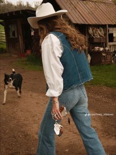 Winter Western Outfits, Farm Girl Outfits, Traje Cowgirl, Yellowstone Outfits, Classy Cowgirl, Farm Clothes, Western Style Outfits, Rodeo Outfits