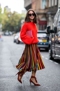 Tonal Outfits, Striped Skirt Outfit, Eclectic Outfits, London Fashion Week Street Style, Colorful Skirts, Winter Shorts, Shein Outfits, Outfit Trends