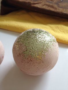 Pumpkin Spice Bath Bomb/Glitter Bath by StefaniaValentiiBath Lush Diy, Gold Bath, Lush Bath, Glitter Bomb, Sugar Scrubs, Soap Shop