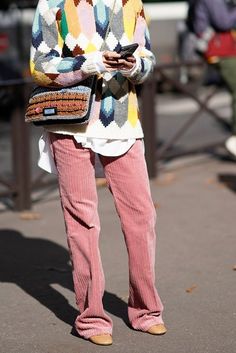 Corduroy Pants Outfit, People Clothes, Dope Fashion, Cool Street Fashion, Fashion Week Street Style, Outfit Inspo Fall, Corduroy Pants, Pants Outfit, Fashion Pants