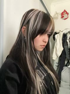 Shatush Hair, White Hair Highlights, Hair Color Underneath, Dyed Hair Inspiration, Pretty Hair Color, Front Hair Styles, Dye My Hair