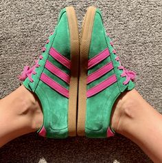 Quirky Shoes, Samba Adidas, Harness Fashion, Samba Shoes, Sneaker Shop, Perfect Sneakers, Shoe Wishlist, Womens Summer Shoes