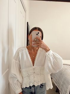 White Boho Top Outfit, Southern Feminine Aesthetic, Cross Neck Top, Spring Blouse, Cute Cotton Tops, Aesthetic Tops, White Shirt And Jeans Outfit, White Top Outfit, Cotton On