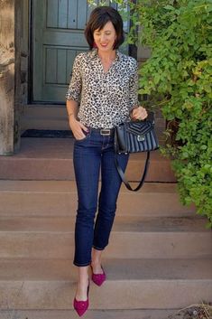 Leopard print outfits are classy and always on trend, whether you are looking for casual, party, or office-wear ideas. I'm sharing 8 outfit ideas for how I'm incorporating the season's hottest fall fashion trend into my capsule wardrobe. Edgy Chic