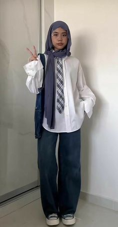 Purple Hijabi Outfits, Masc Hijabi Outfit, Y2k Muslim Outfits, Modest Outfits Aesthetic Trendy, Y2k Fashion Modest, Hijabi Kawaii Outfits, Outfit With A Tie For Women, Hijabi Cute Outfits, Outfit Inspo For Hijabis