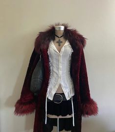 Ramona Badwolf, Fur Jacket Outfit, Classy Jacket, Gothic Outfit, Vampire Clothes, Dark Feminine, Jacket Outfit, Ever After High