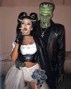 15 DIY Couples Halloween Costumes - Hairs Out of Place Funny Couple Halloween Costumes, Halloween Coustumes, Couples Halloween Outfits, Cute Couple Halloween Costumes, Trendy Halloween Costumes, Couples Halloween